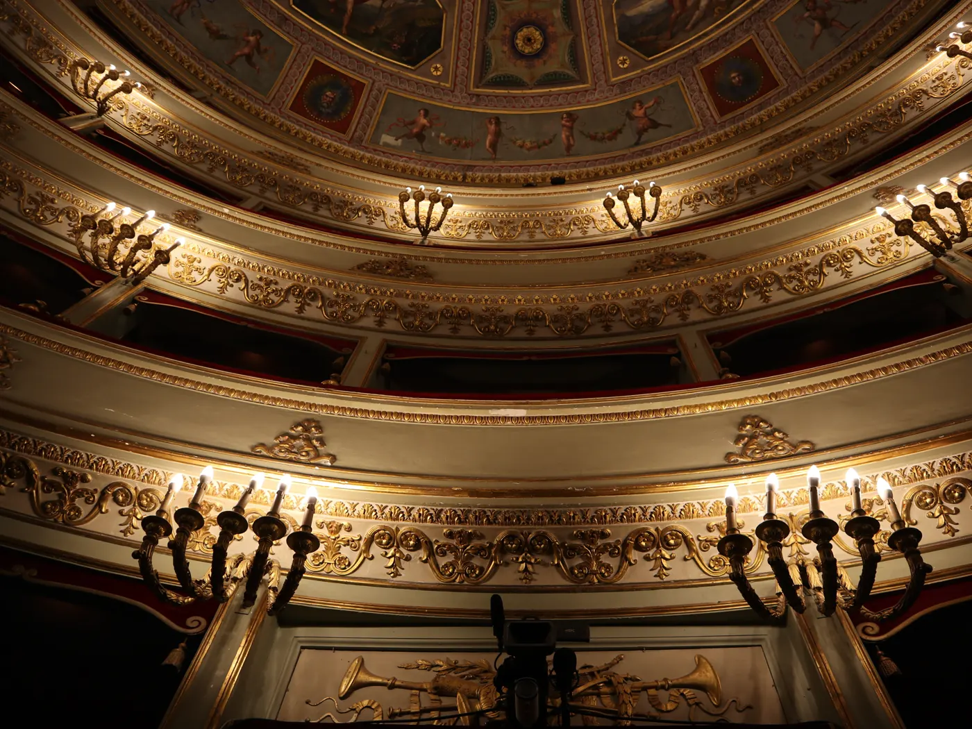Il sistema dei teatri condominiali all'italiana nell'Italia centrale