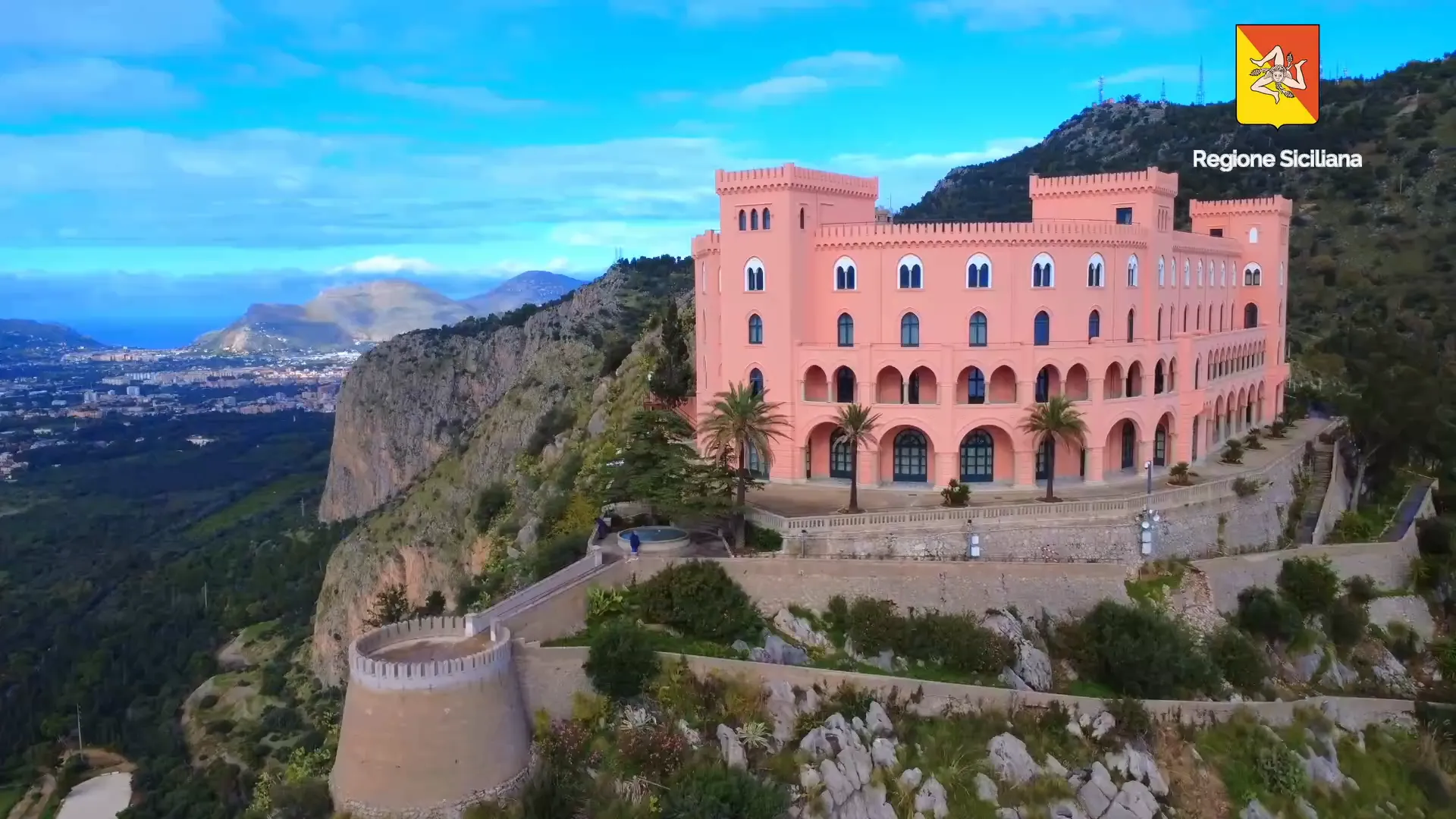 Il Castello Utveggio sul Monte Pellegrino, sopra Palermo